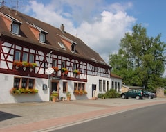 Khách sạn Hotel und Landgasthof Schwan (Trippstadt, Đức)