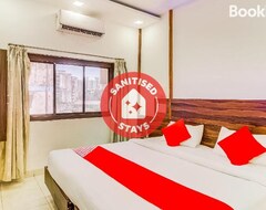 Hotel Oyo 81194 Collection O Comfortable Stays Panvel (Delhi, India)