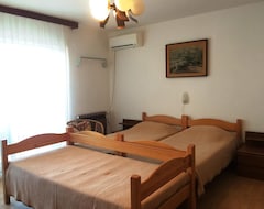 Hotel Rooms And Apartment Ana (Jagodje, Slovenia)