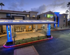 Otel Holiday Inn Express & Suites Carlsbad Beach (Carlsbad, ABD)