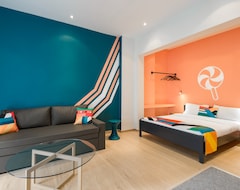 Otel Colors Rooms & Apartments (Selanik, Yunanistan)