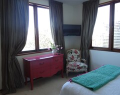 Bed & Breakfast Edgewater Lodge (Wellington, New Zealand)