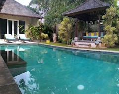 Hotel Villa Near The Beach, 2 Bed, Pool, Staff, Cats... (Candi Dasa, Indonesia)