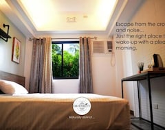 Hotel The GreenHive (Batangas City, Philippines)