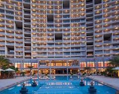 Hotel Aloha Oceanfront Suite Resort (Sanya, China)