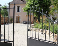 Guesthouse Au Pays De Jacquou : Chambre D'Hotes Et Table D'Hotes (Fossemagne, France)