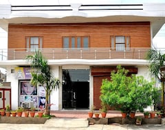 Khách sạn OYO 14890 Siddharth Villa (Lucknow, Ấn Độ)