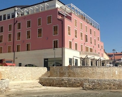 Khách sạn Rotonda Inn Novigrad (Novigrad Istarski, Croatia)