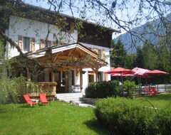 Hotel Hôtel L'Arveyron (Chamonix-Mont-Blanc, France)