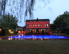 The Red Witch Boutique Hotel (Sapanca, Turkey)