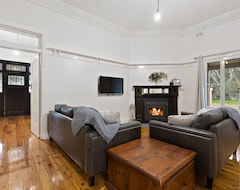 Hotel Enjoy Staying In A Recently Restored 1920s Farm House, 30 Mins From Wagga. (Wagga Wagga, Australija)