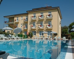 Khách sạn Hotel Paradiso (Bardolino, Ý)
