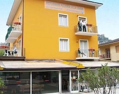 Khách sạn Villa Emma (Nago Torbole, Ý)