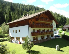 Hotel Pension Knappenhof (Brenner, Italy)