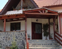 Nhà trọ Pensiunea Taverna Bucium (Iaşi, Romania)