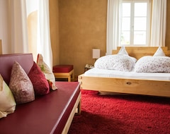 Hotel & Apartments Villa Freiheim (Merano, Italy)