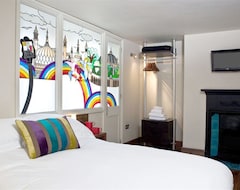 Hotel Guest and the City (Brighton, United Kingdom)