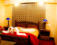 Otel Persian Palace Group of Houseboat (Srinagar, Hindistan)