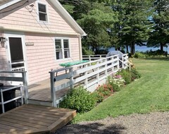 Hele huset/lejligheden Lakefront Getaway With Panaromic Views Of Damariscotta Lake Inside And Out! (Newcastle, USA)