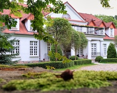 Khách sạn Dwór w Bychowie (Gniewino, Ba Lan)
