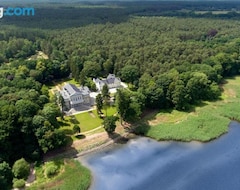 Otel Manowce Palace - Luxury Exclusive Holiday Villa Near The Baltic Sea, Poland (Nowe Warpno, Polonya)