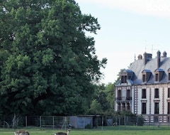 Toàn bộ căn nhà/căn hộ Chateau De Montlieu, Residence La Cour Du Chateau Villa 3 Chambres (Emancé, Pháp)