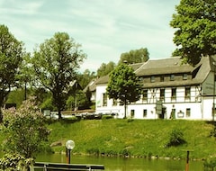 Khách sạn Zum Walfisch (Zwota, Đức)