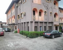 Isno Hotel (Benin-City, Nigeria)