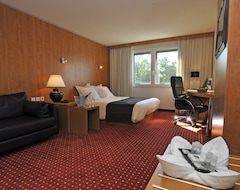 Hotel Quality Suites Bordeaux Aéroport & Spa (Mérignac, France)