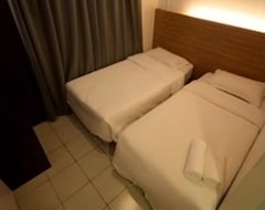 Hotel Place2Stay @ Riverside (Kuching, Malaysia)