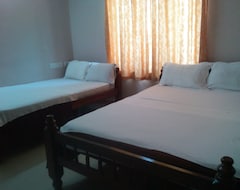 Hotel Holidays Inn (Wayanad, India)