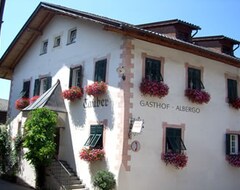 Hotel Gasthof Tauber (Brixen, Italy)