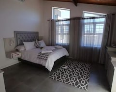 Hotel The Noble Lodge (Cape Town, South Africa)