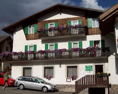 Otel Verda Val (Campitello di Fassa, İtalya)
