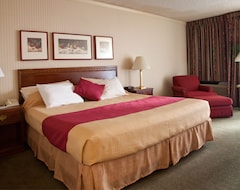 Khách sạn SureStay Plus Hotel by Best Western Minot (Minot, Hoa Kỳ)