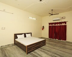Khách sạn SPOT ON 43494 Angel Garden (Aligarh, Ấn Độ)