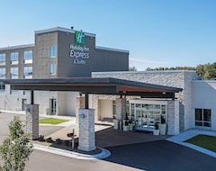 Holiday Inn Express & Suites Ludington, an IHG Hotel (Ludington, USA)