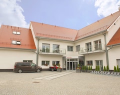 Khách sạn Hotel Bardo (Bardo, Ba Lan)