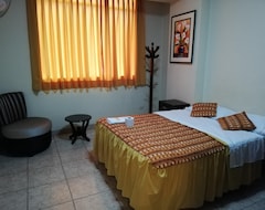 Otel Suites Jose Felix (Lince, Peru)