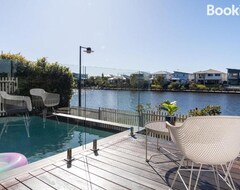 Tüm Ev/Apart Daire Luxury Lakeside Living At Birtinya (Kawana Waters, Avustralya)