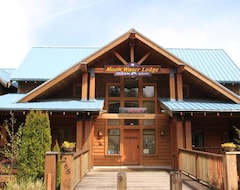 Khách sạn Moon Water Lodge (Victoria, Canada)