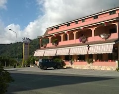 Khách sạn Hotel Lo Svincolo (Falerna, Ý)