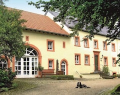 Toàn bộ căn nhà/căn hộ Holiday Home Altes Backhaus - 4-bed Holiday House Altes Backhaus (Nasingen, Đức)