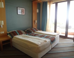 Khách sạn Hotel Mirage (Nesebar, Bun-ga-ri)