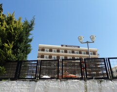 Khách sạn Hotel Merope (Karlovassi, Hy Lạp)