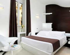 Hotel Navona Suite (Rome, Italy)