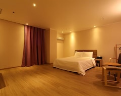 Hotel violet (Goyang, Güney Kore)