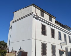 Khách sạn Albergo Ollolai (Civitavecchia, Ý)