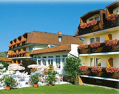 Hotel Kärnten (Krumpendorf am Wörtherse, Austria)