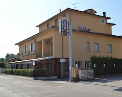 Khách sạn Albergo Elena (Pianoro, Ý)